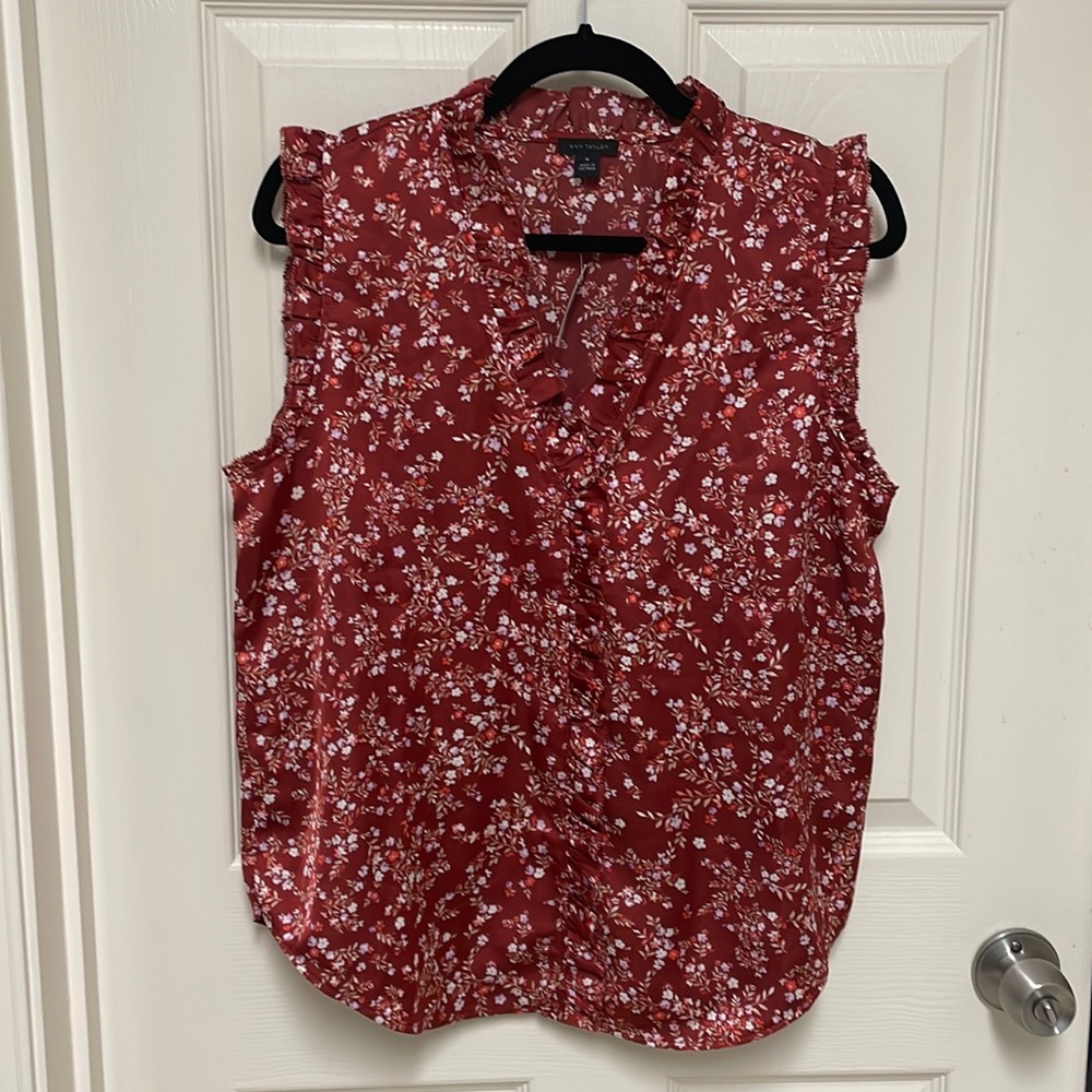 Ann Taylor NWT sleeveless blouse